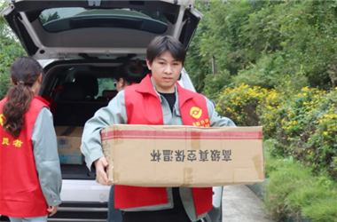 情暖养老院 爱心传真情 | 富临升华公益志愿者活动“益”起来