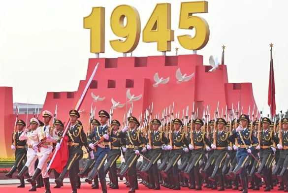 共观九三阅兵，同筑爱国情怀